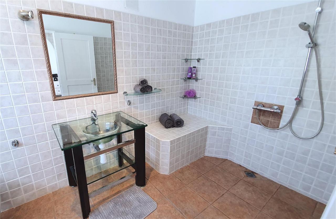 Stunning Sea View Villa With 6 Bedrooms & Heated Pool - Villa Renaissance Playa Blanca  Luaran gambar