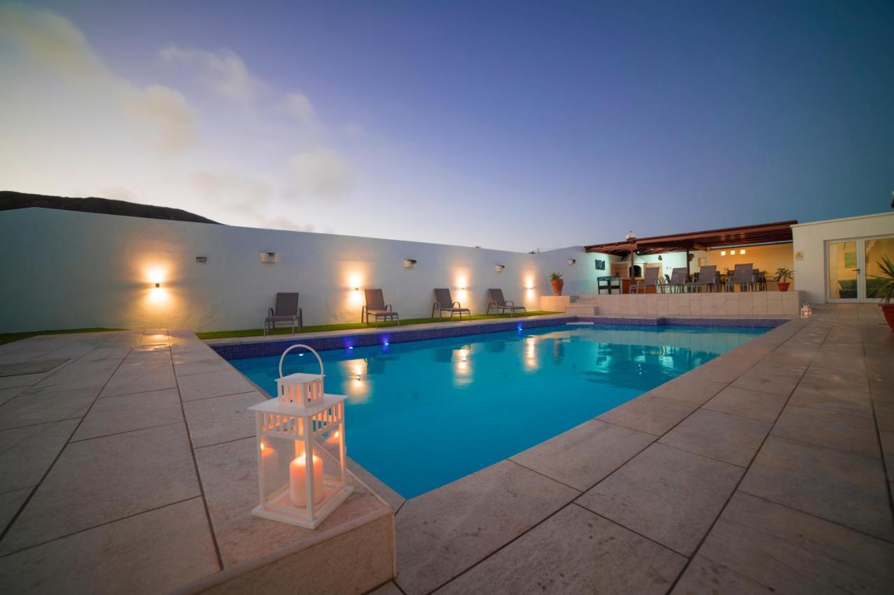 Stunning Sea View Villa With 6 Bedrooms & Heated Pool - Villa Renaissance Playa Blanca  Luaran gambar