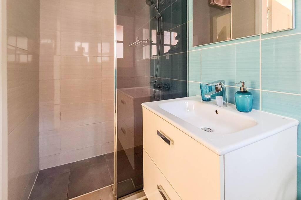 Stunning Sea View Villa With 6 Bedrooms & Heated Pool - Villa Renaissance Playa Blanca  Bilik gambar
