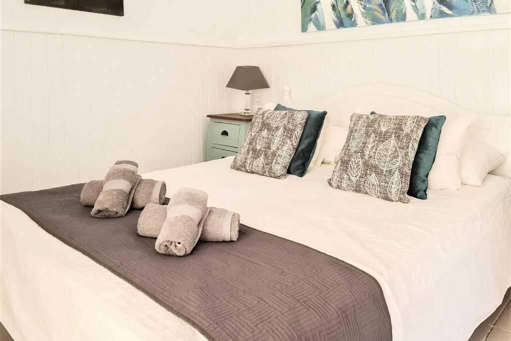 Stunning Sea View Villa With 6 Bedrooms & Heated Pool - Villa Renaissance Playa Blanca  Bilik gambar